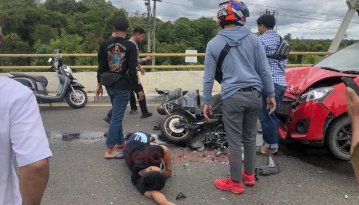 Kecelakaan di Jembatan Malawen, Yamaha NMax Tabrak Mobil Ayla