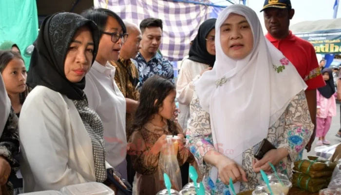 Dukung UMKM, Ketua Komisi I DPRD Barsel Tinjau Pasar Ramadan Buntok