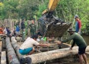 Kerja Sama Satgas TMMD dan Warga Talio Wujudkan Jembatan Penghubung Antar Desa