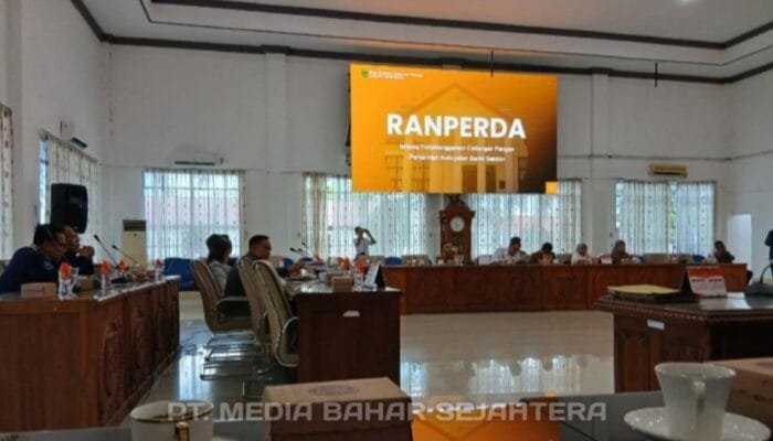 Wakil Ketua I DPRD Pimpin Rapat Gabungan Komisi Bahas Ranperda Pencadangan Pangan