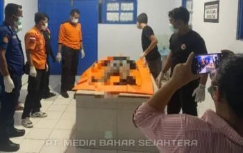 BPBD Barsel Evakuasi Mayat Penjaga Walet yang Ditemukan Meninggal di Rumahnya